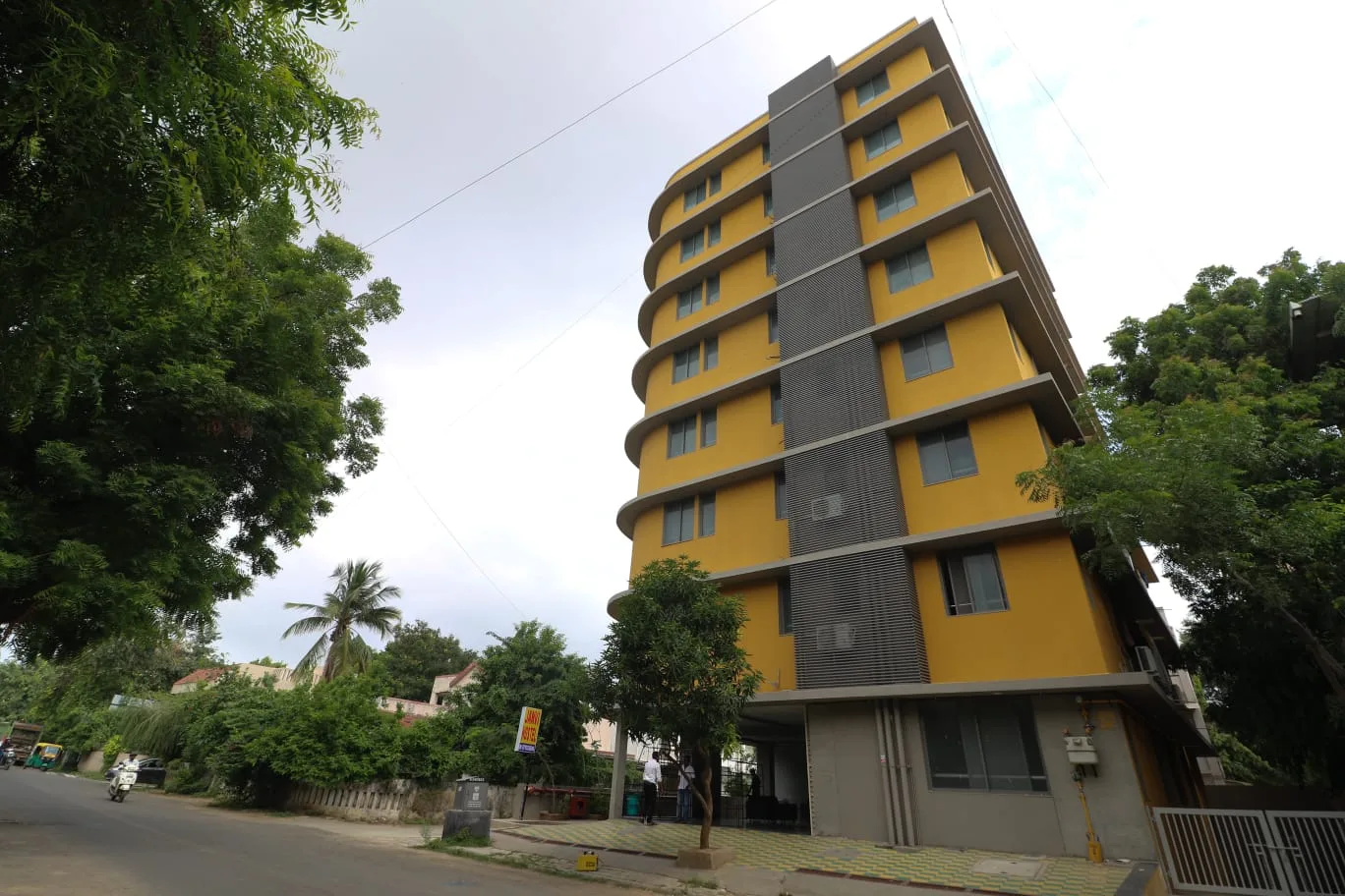 Janvi Girls Hostel thumbnail 10
