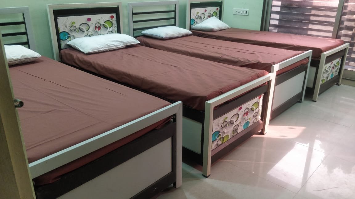 Amola Follage Girls PG – PG in Navrangpura, Ahmedabad