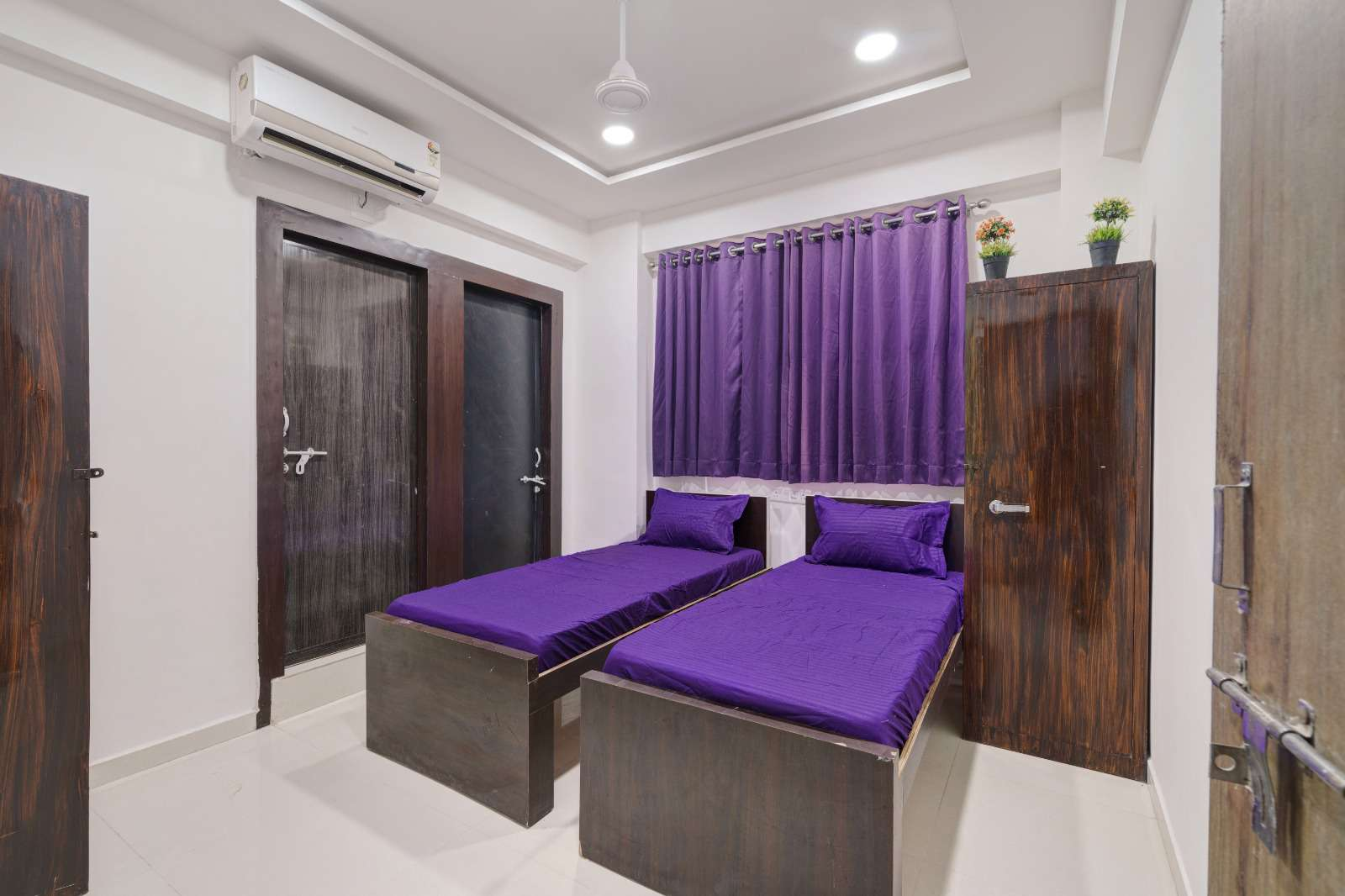 Royal Homes PG For Girls – PG in Thaltej