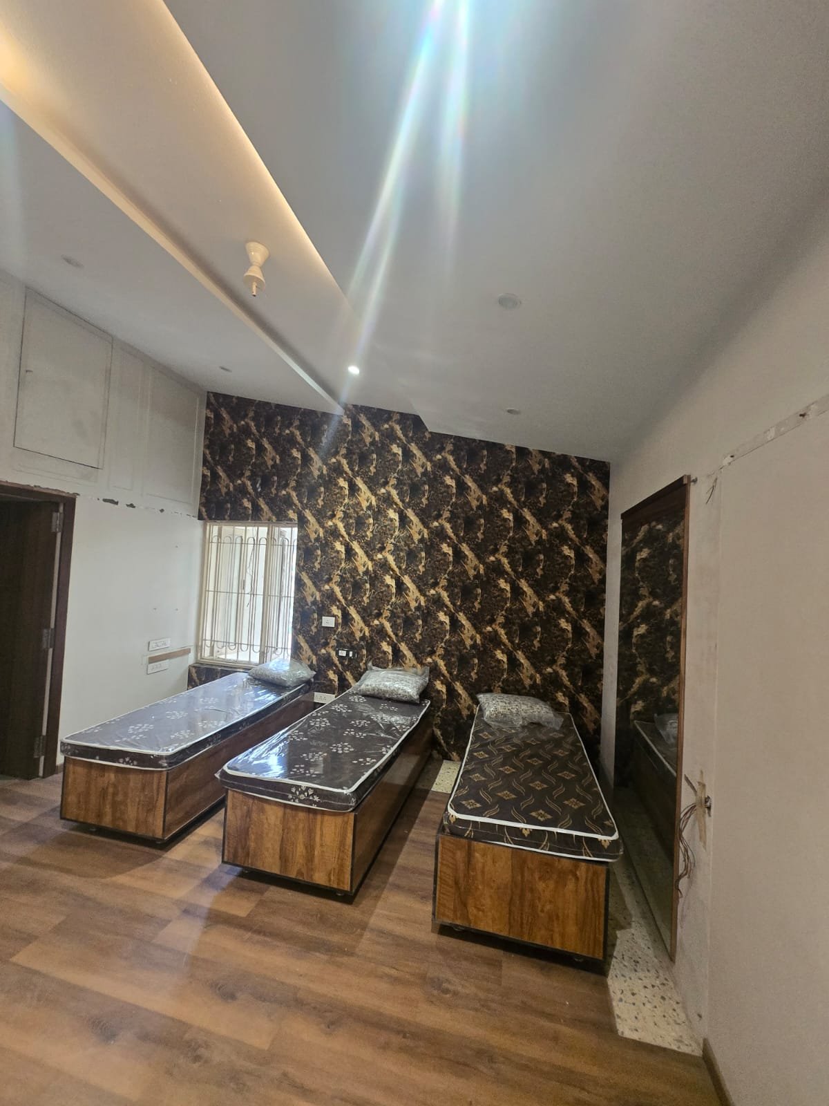 Saurashtra Luxurious PG - Ambawadi – PG in Ambawadi