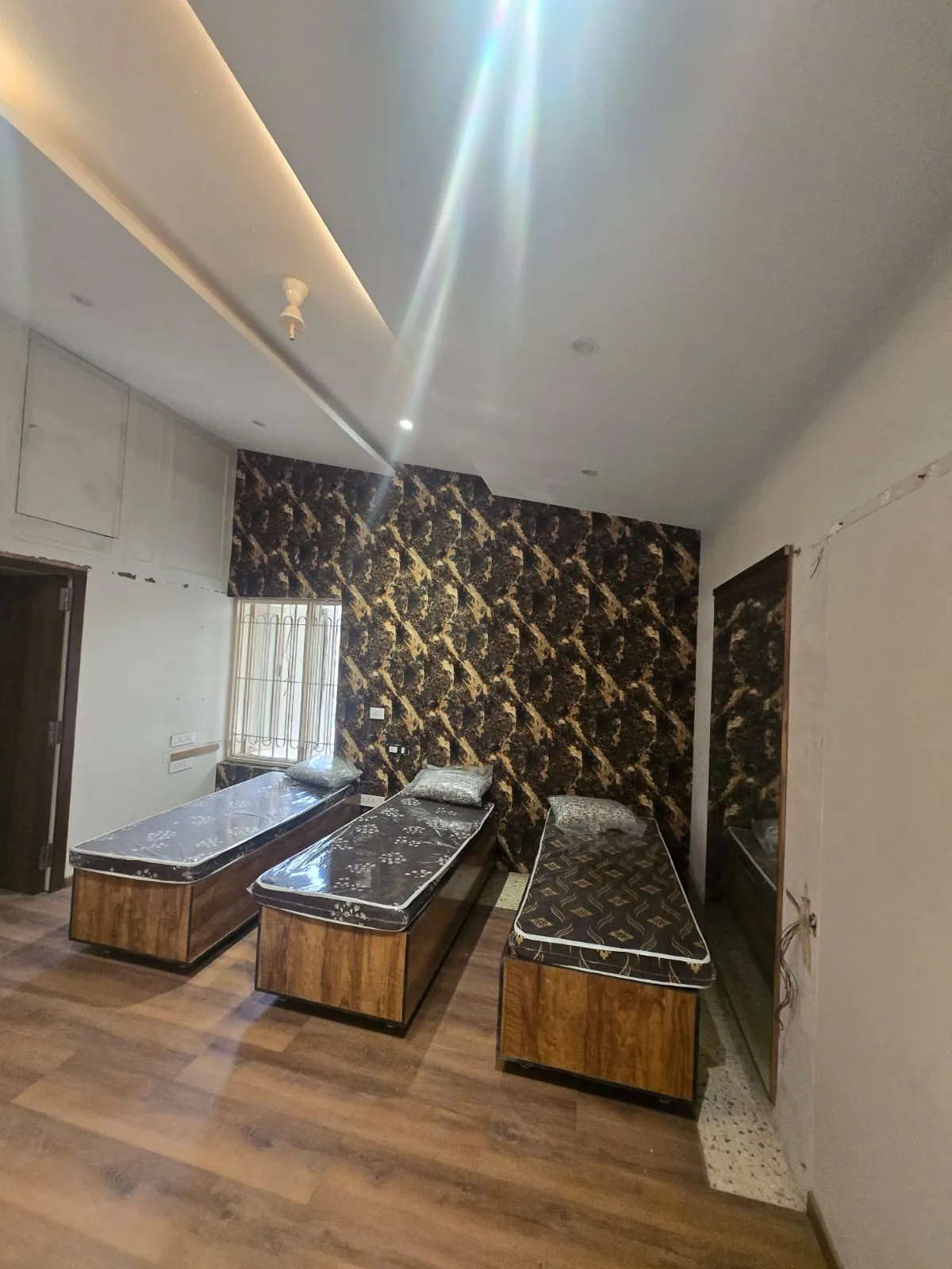 Saurashtra Luxurious PG - Ambawadi thumbnail 5