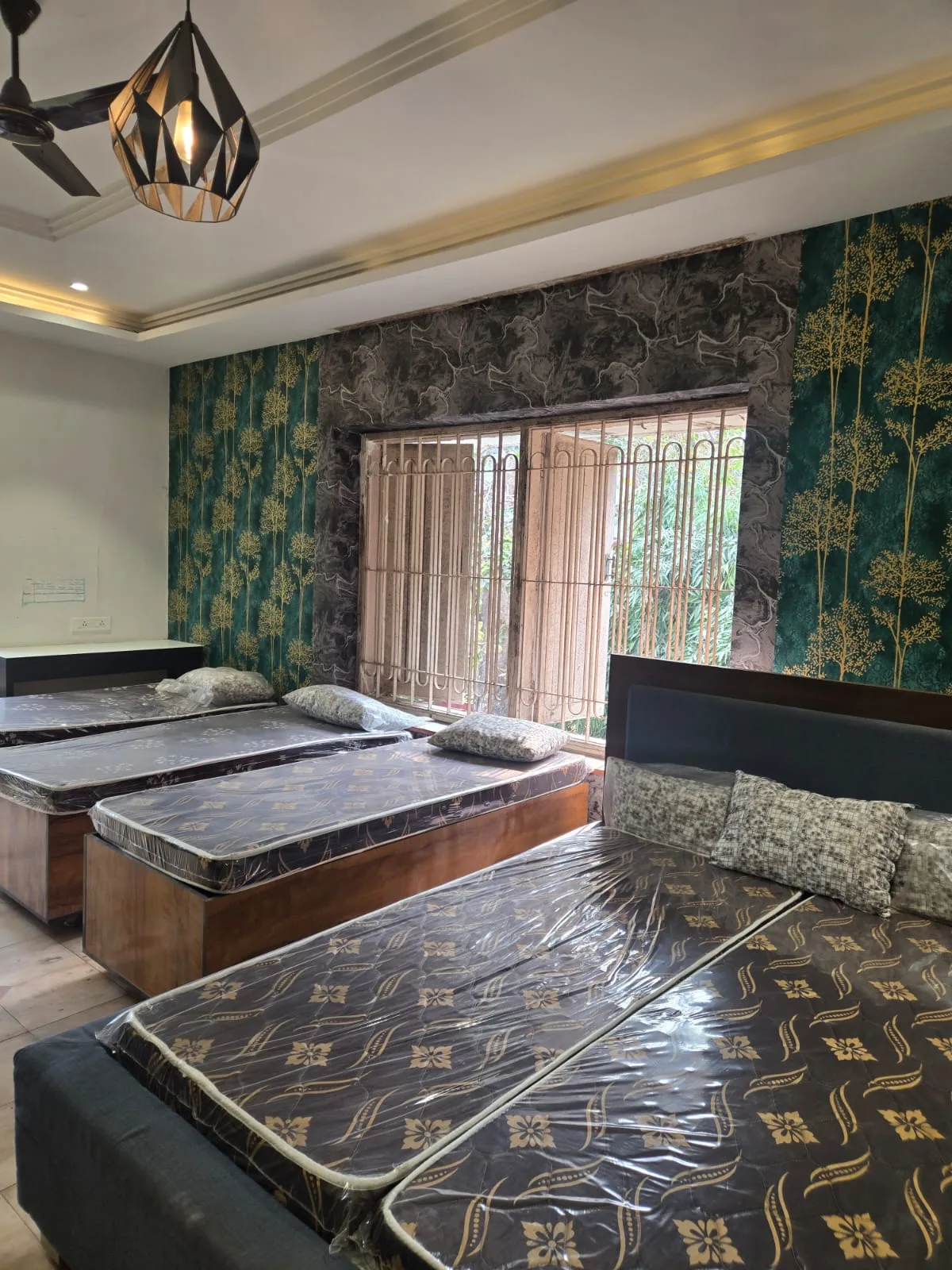 Saurashtra Luxurious PG - Ambawadi thumbnail 10