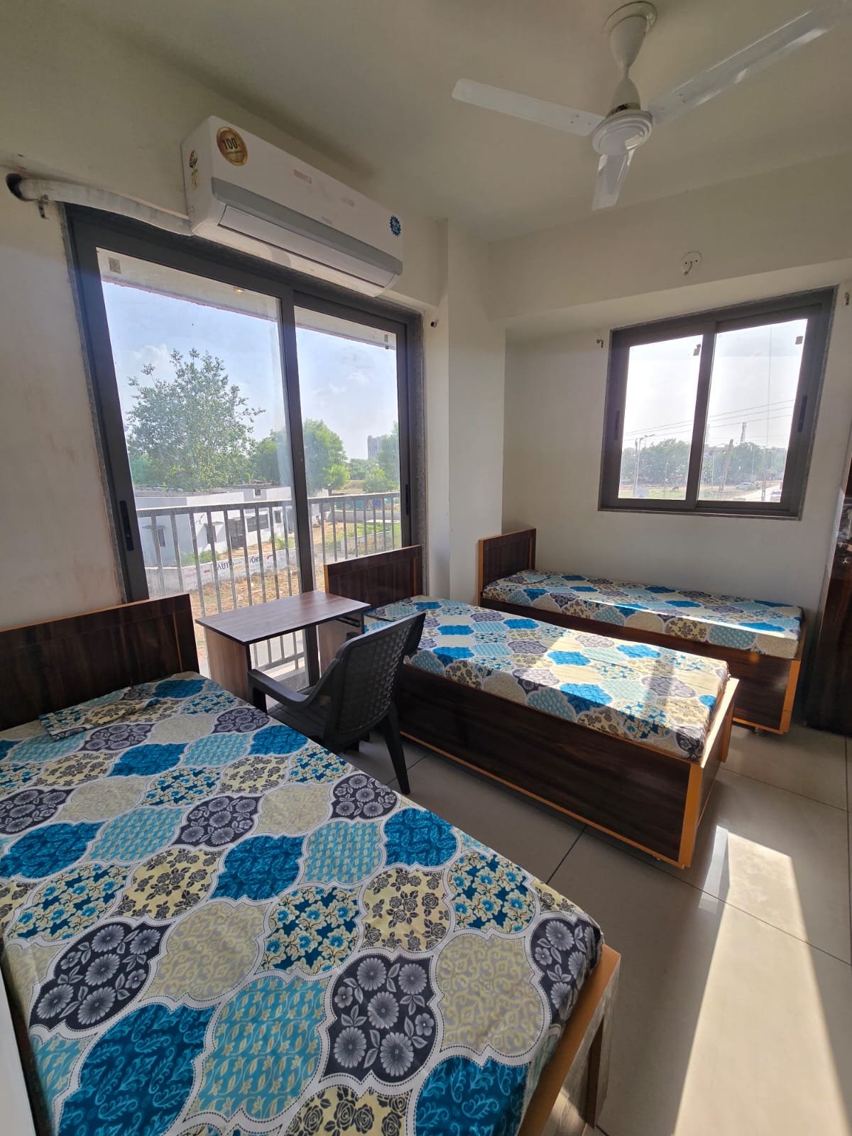 Titan House (Krisha Hostels) by A One PG photo 4