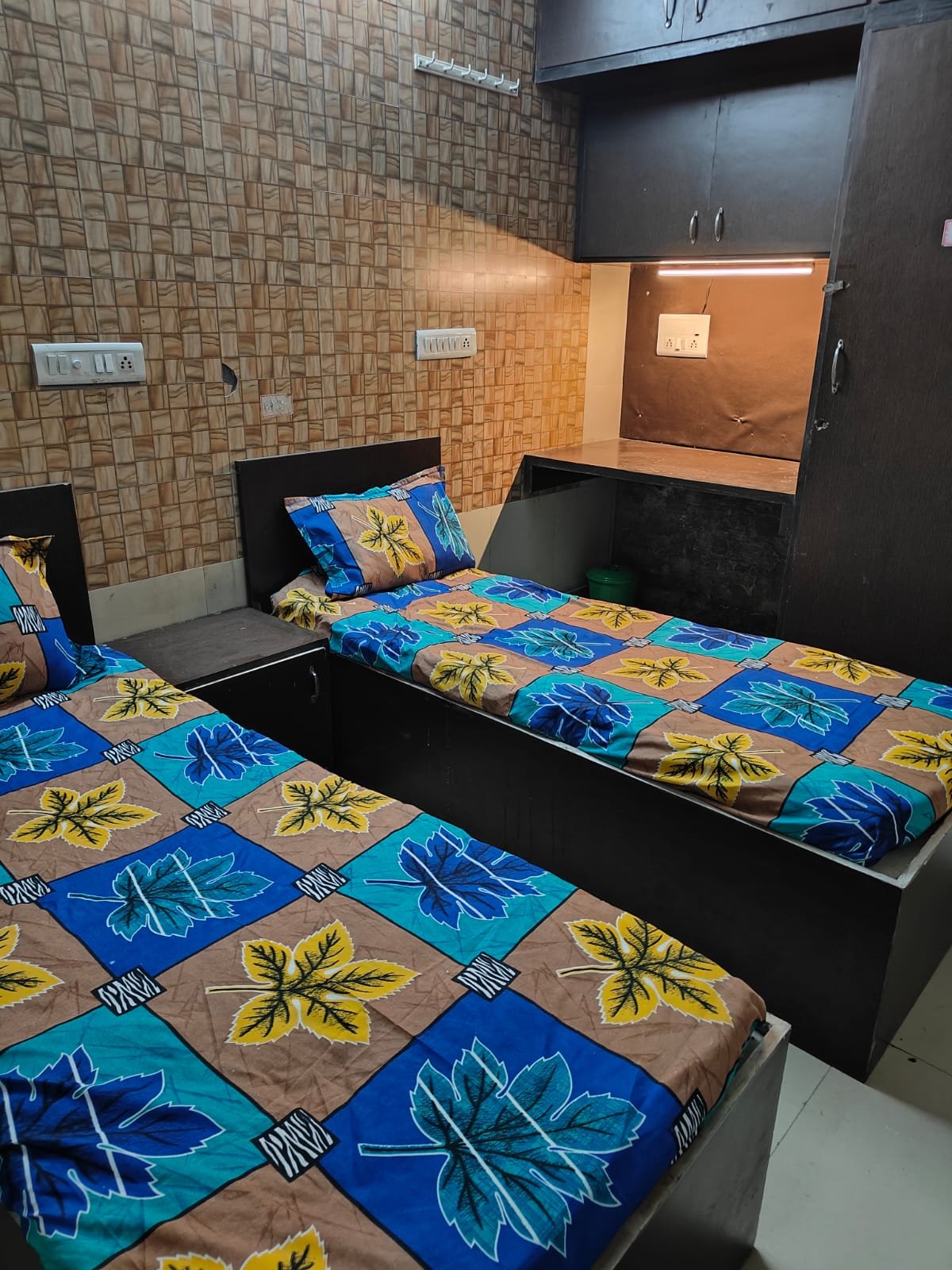 New Royal Girl's Hostel and PG photo 1