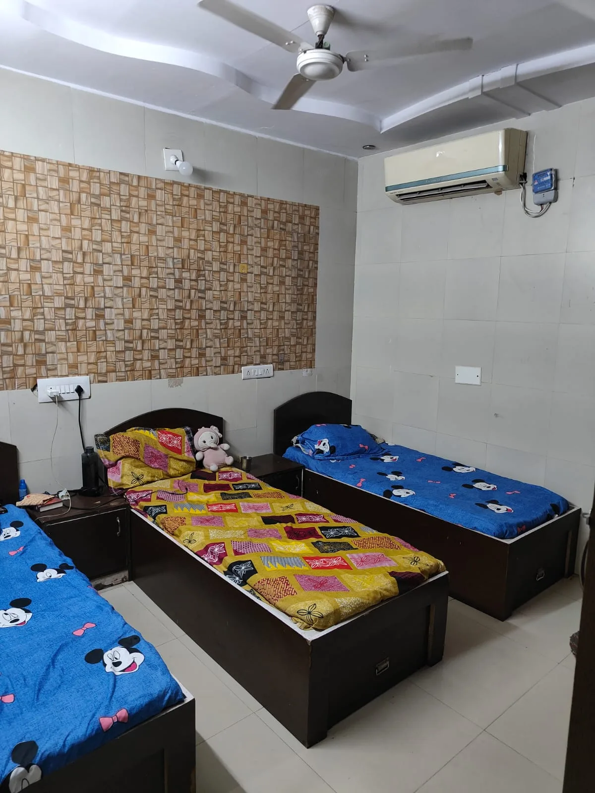 New Royal Girl's Hostel and PG thumbnail 6