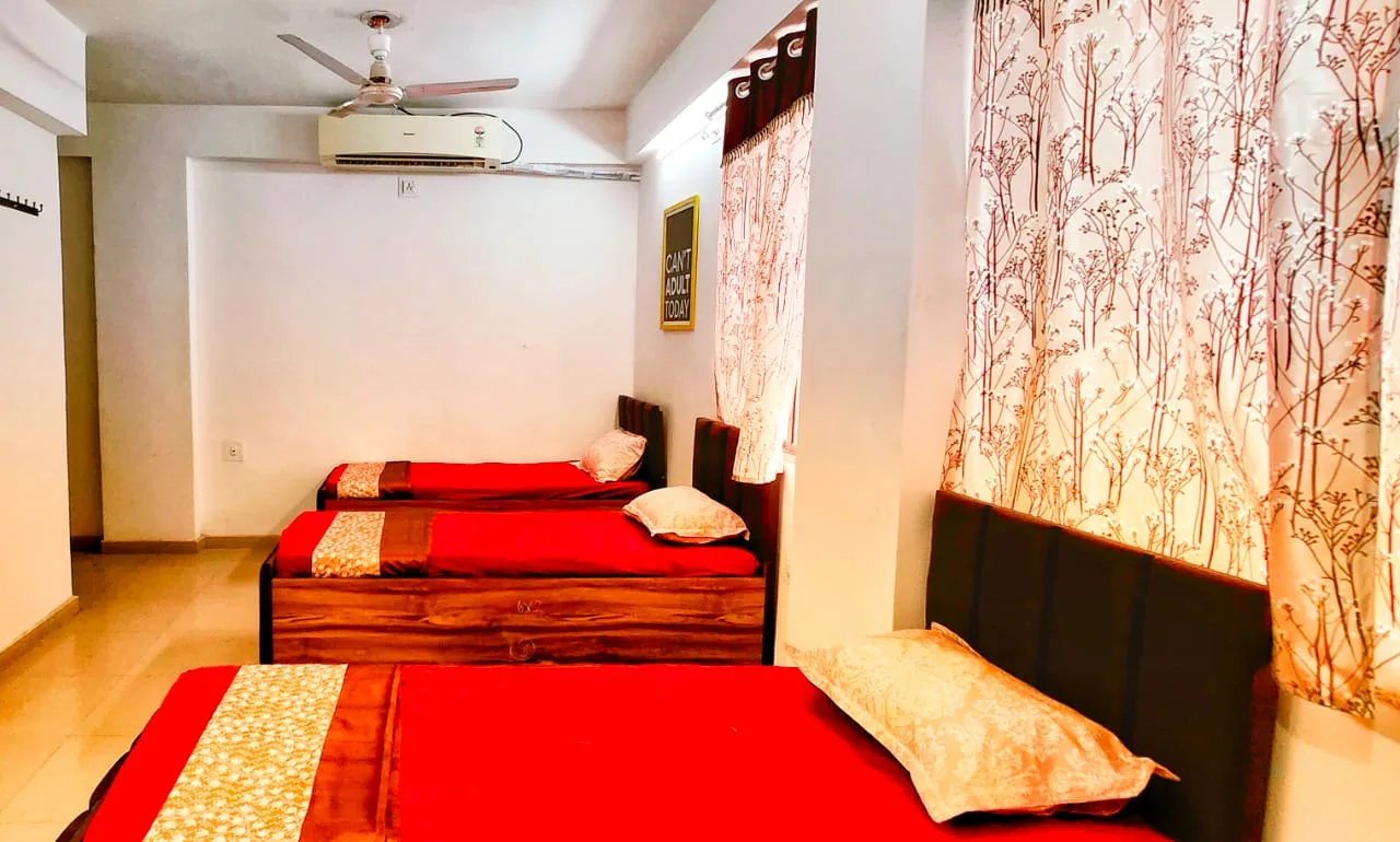 Royal Town Hostel and PG thumbnail 8