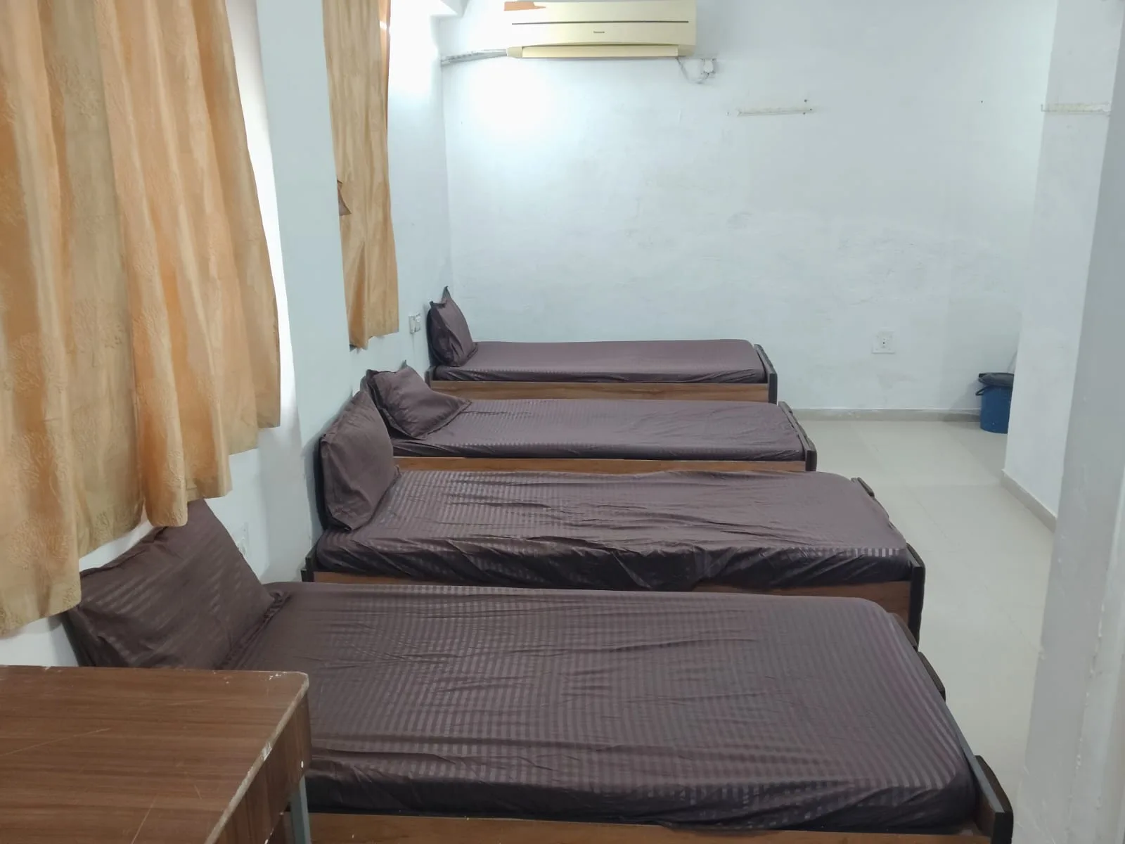 Royal Town Hostel and PG thumbnail 14