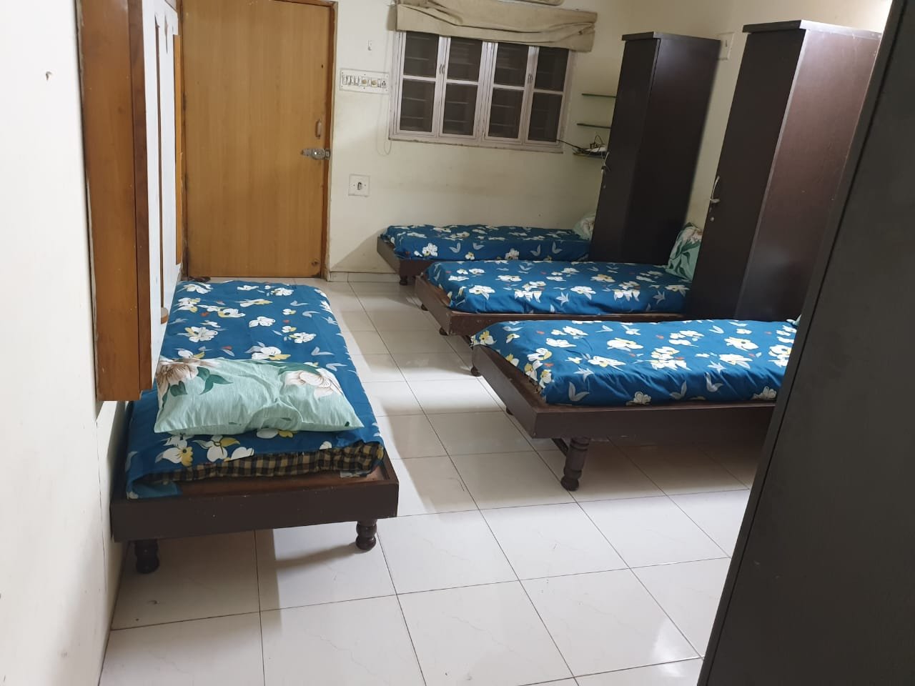 Vibrant Services - Vastrapur photo 2
