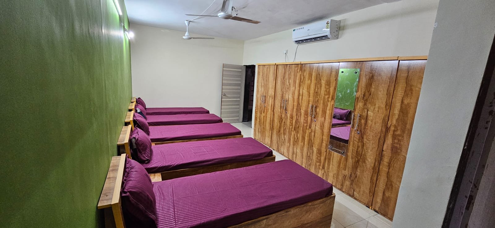 Megh Girls PG - Jain Girls PG – PG in Bodakdev