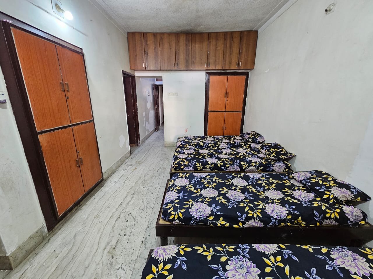 Nirwaan Living Boy's PG – PG in Ghatlodia