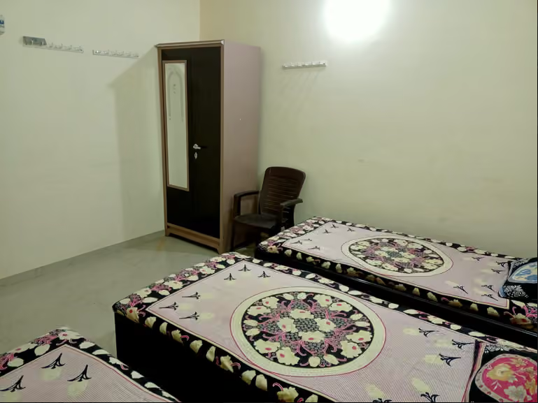 Shreeji Nivas PG - Naranpura photo 5