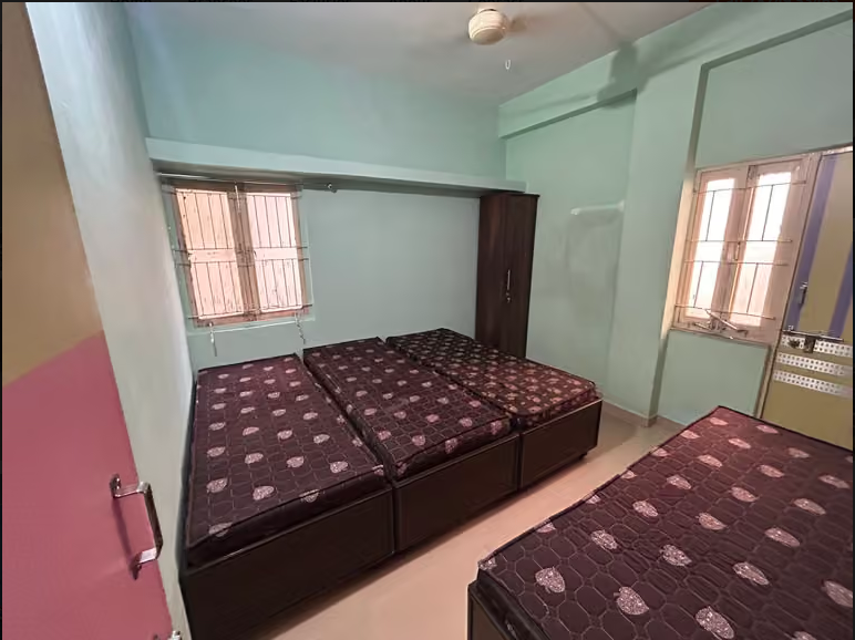 Shreeji Nivas PG - Memnagar photo 6