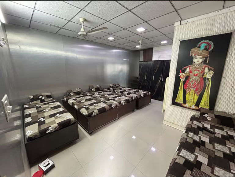 Shreeji Nivas PG - Memnagar – PG in Gurukul, Ahmedabad