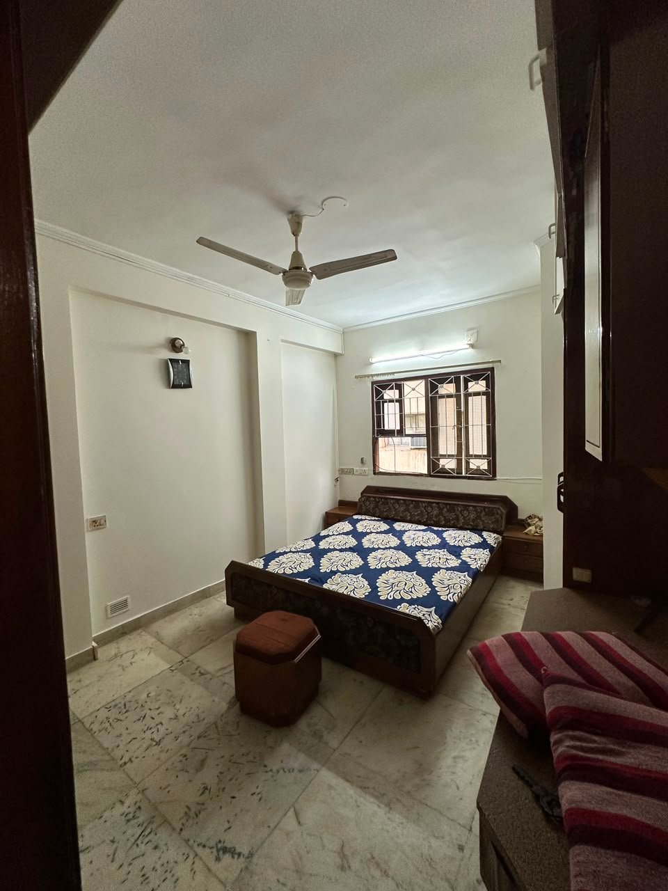 Shiva Paying Guest - Darpan Circle photo 3
