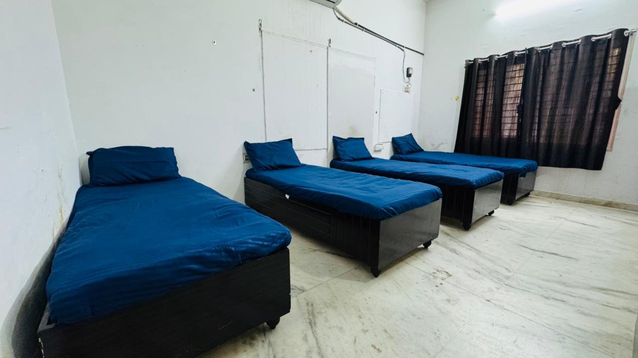 Menflix Boys PG by The Lavish Living - Nehrunagar – PG in Nehru Nagar, Ahmedabad